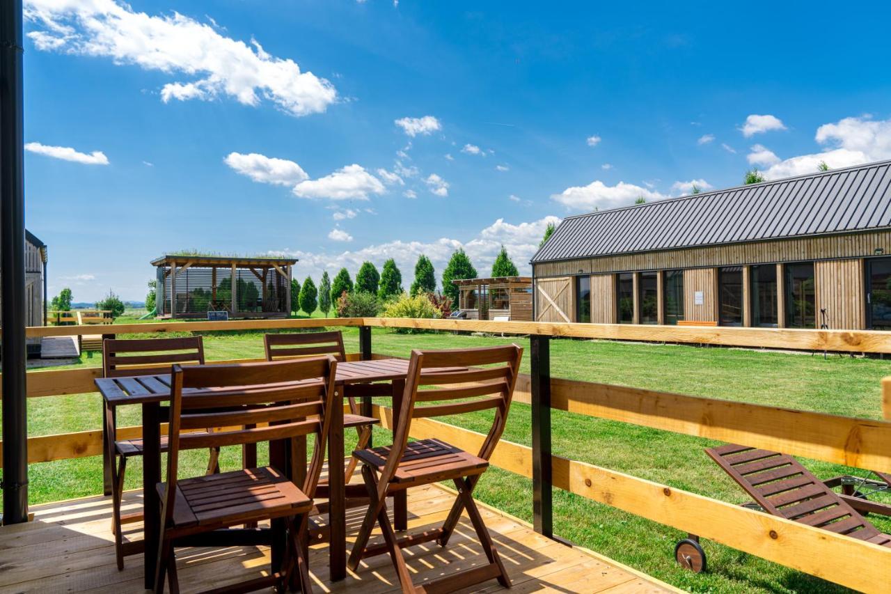 מלון Cirkovce Horse Glamping Park מראה חיצוני תמונה