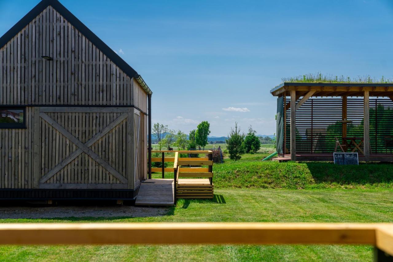 מלון Cirkovce Horse Glamping Park מראה חיצוני תמונה